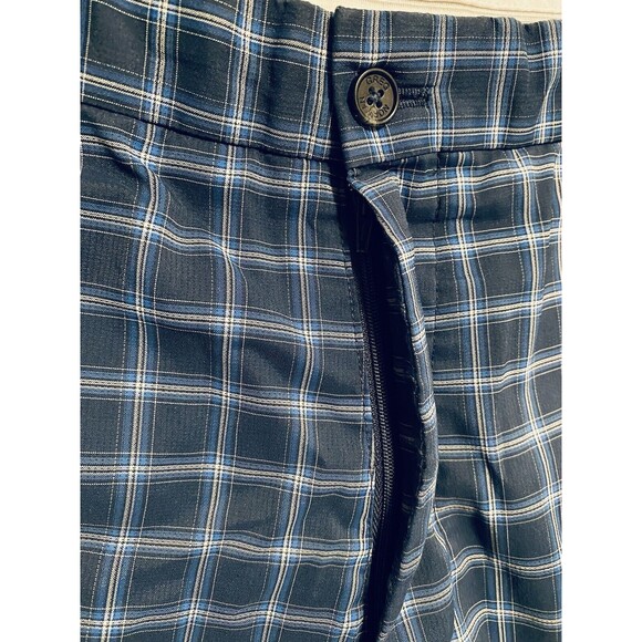 Greg Norman Golf Shorts Men's 34 Blue‎ Plaid 9.5 Inseam Casual Sport - Picture 2 of 9